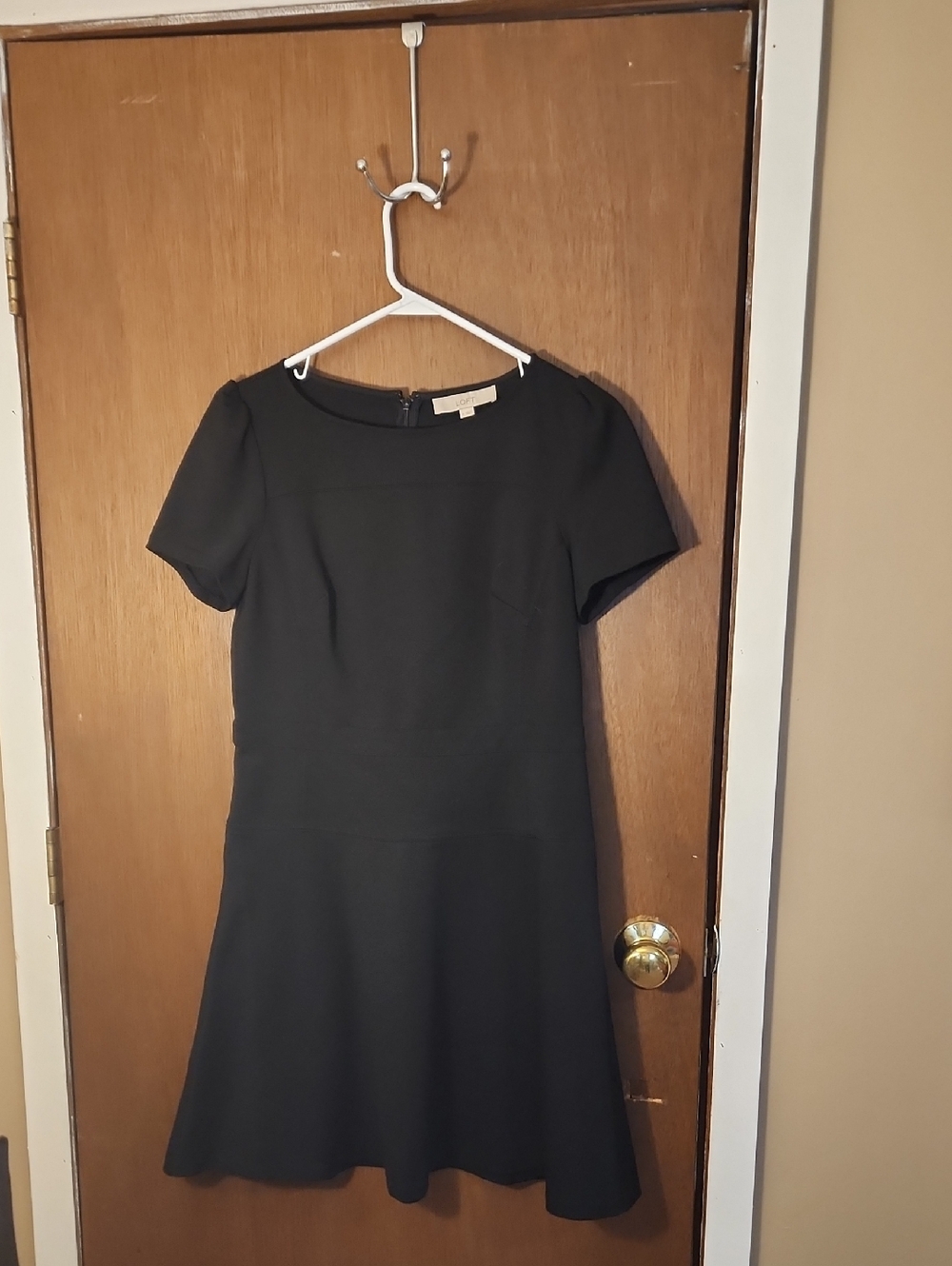 LOFT Black Short-Sleeve Fit-and-Flare Dress Sz 8